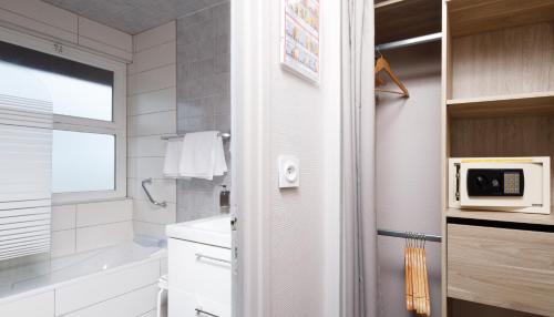 Saint Aubin Logis Hotel & Restaurant in Saint-Aubin-sur-Mer