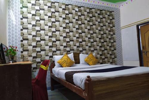 New Happy palace Inn Gaya Near By Mahabodhi Temple