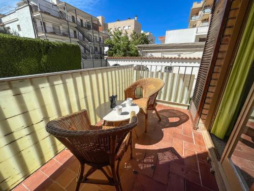 Apartment Escor - image 14