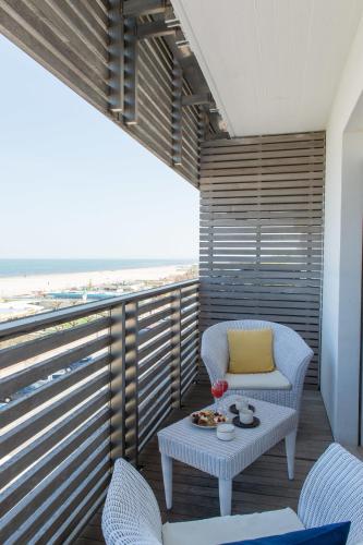 Exterior view of Kiss Beachfront Hotel & Restaurant