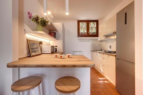 Poggio Imperiale Apartment by Mamo Florence - image 3