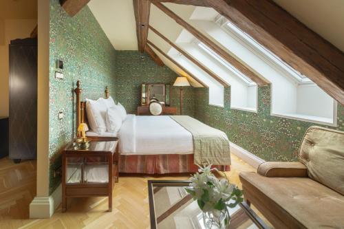 Executive King Room image 5