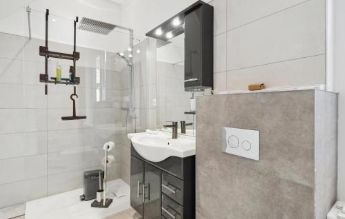 Bathroom, 2 Bedroom Amazing Apartment In Eilenburg in Eilenburg