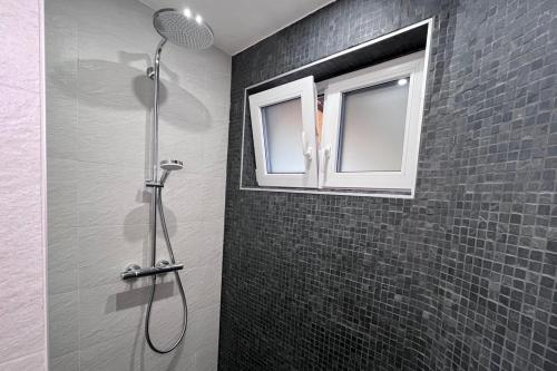淋浴間, Ferienwohnung Seckenheim - stilvoll übernachten zwischen Mannheim und Heidelberg ideal für Kurztrips (Ferienwohnung Seckenheim - stilvoll ubernachten zwischen Mannheim und Heidelberg ideal fur Kurztrips) in 塞肯海姆