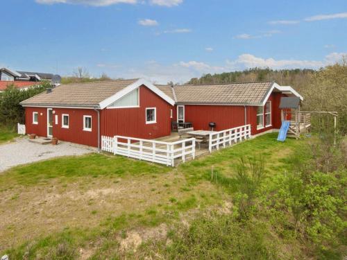 8 person holiday home in Ebeltoft