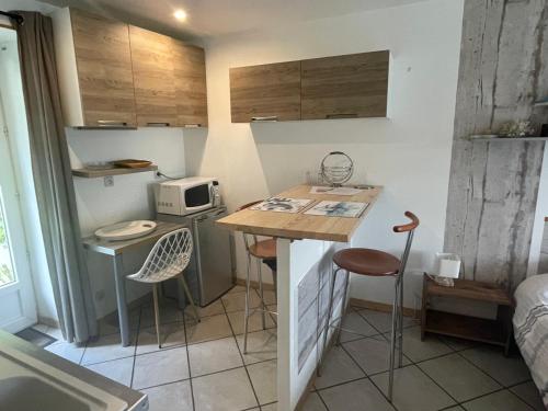 Studio indépendant avec jardin privatif (Studio independant avec jardin privatif) in Le Lorey