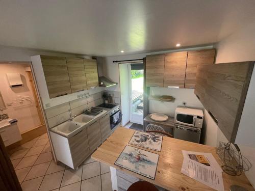 Studio indépendant avec jardin privatif (Studio independant avec jardin privatif) in Le Lorey