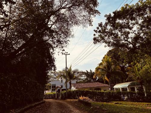 Le Premier Rêve - Cabaña para dos a cinco minutos El Carmen de Apicalá y 30 min de Melgar y Girardot