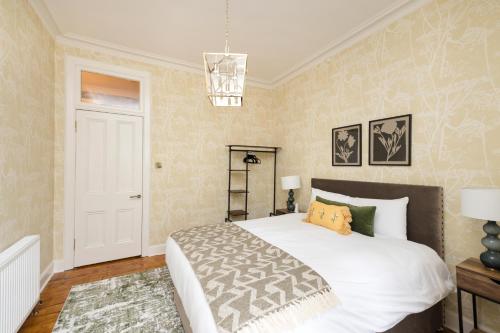 JOIVY Stylish Flat near Calton Hill, Edinburgh (photo 5)