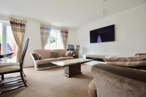 3 Bedroom House in Kent by AV Stays