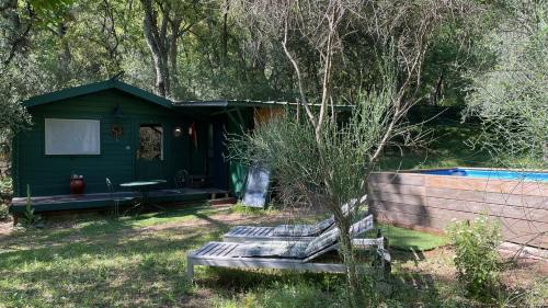 Chalet avec piscine privée dans la forêt