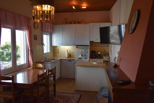 주방, Holiday Cottage in 폴리드로소스