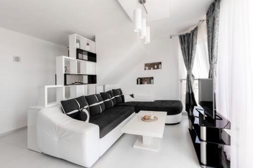Neopolis Penthouse - image 9