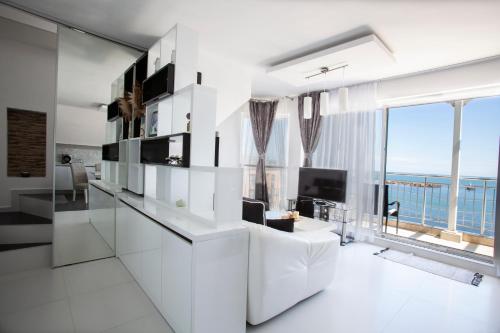 Neopolis Penthouse - image 2