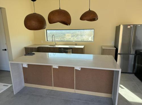 Desert Rain -Floating House in แอนเทม