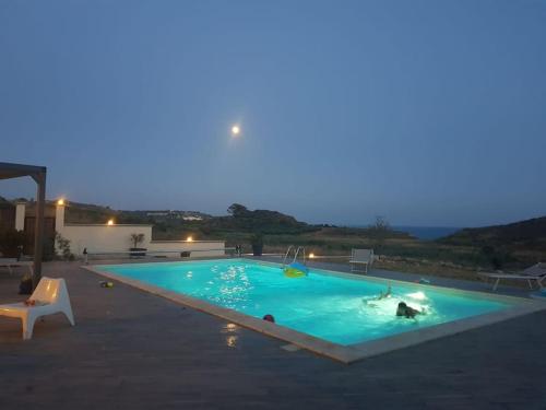 Villa MALOUGA avec piscine à 130m de la plage