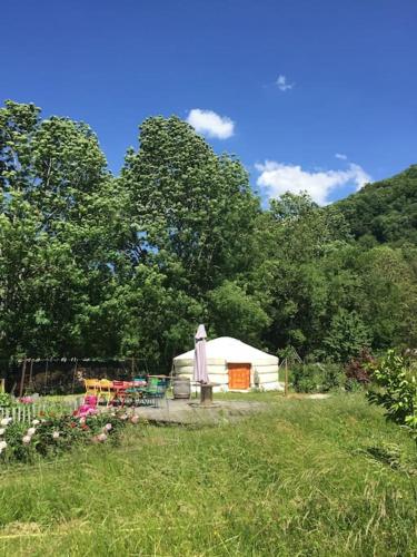 Surrounding environment, Yourte de la bas in Challes-les-Eaux