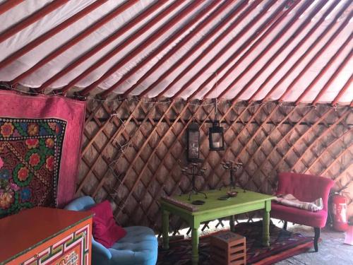 Facilities, Yourte de la bas in Challes-les-Eaux