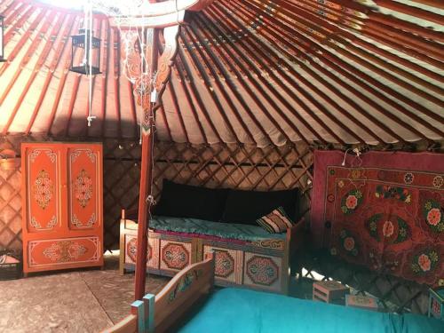 Yourte de la bas in Challes-les-Eaux