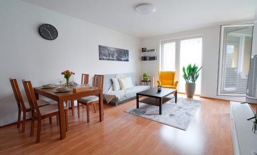 Apartmán u METRA, 4 hosté, parking free, blízko O2 arena, Prague (photo 3)