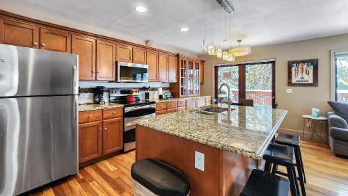 Family 2BR On FREE Bus Line 10min to Main St and Slopes in Breckenridge, USA