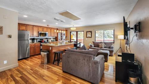 Family 2BR On FREE Bus Line 10min to Main St and Slopes in Breckenridge, USA