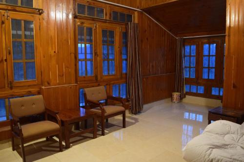 Batrasi Dak Bungalow - image 8