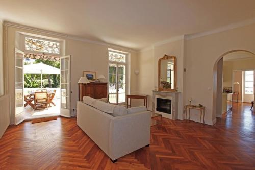 PALMERAIE - Magnifique appartement d'époque avec Vue Mer 4 personnes avec terrasse Le Port Nice, Nice (photo 10)