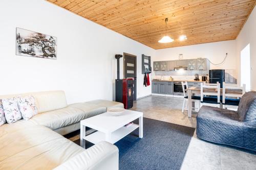 Dvůr Dolenec (Dvur Dolenec) in ออริเซ