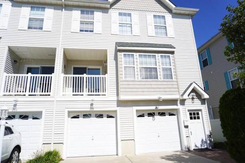 2 Blocks to WW Beach Boardwalk in Wildwood, USA