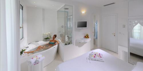 Double Room with Hot Tub