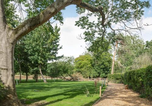 Luxury Silver Birch Lodge: Hot Tub/BBQ/Fire Pit