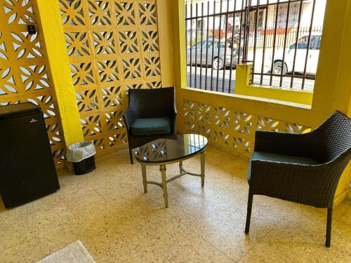 3BR, 1BA in Cepeda, Up to 20 Guests near Ocean Park Beach, San Juan (Foto 5)