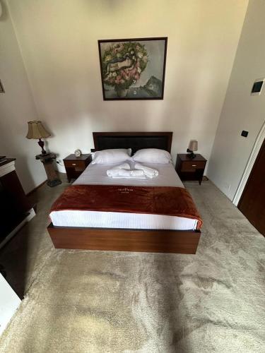 Deluxe Double Room image 3