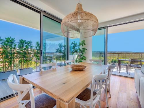 Bayline - Beachfront Bliss & Spa by Bedzy in ซีฟล์ว