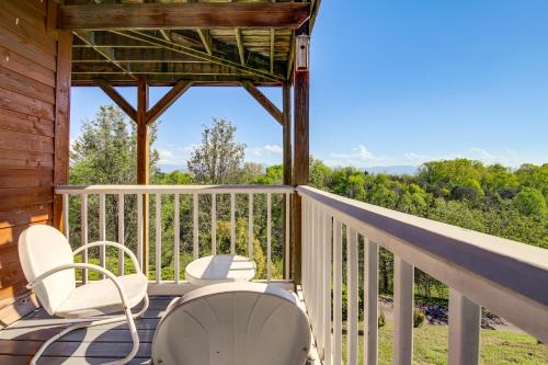 Sevierville Home with Mountain and Countryside Views in Sevierville, USA