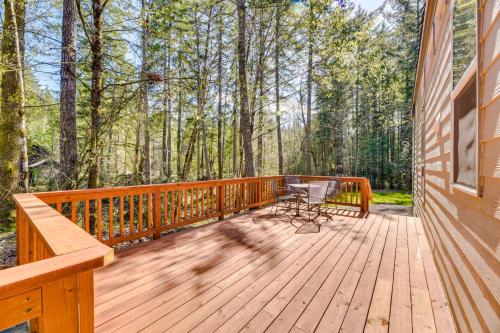 Hoodsport Vacation Rental w/ Private Lake Access! in Hoodsport (WA)