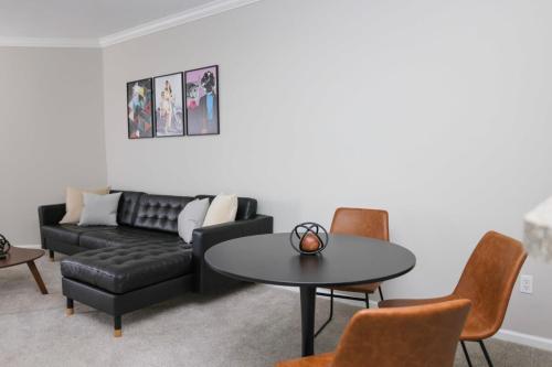 Comfortable Apartment with Pool Gym & other Amenities #2306 in Woburn, USA