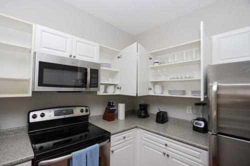 Comfortable Apartment with Pool Gym & other Amenities #2306 in Woburn, USA