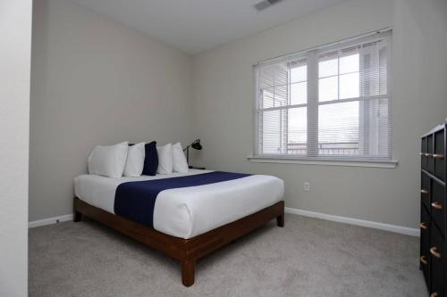 Comfortable Apartment with Pool Gym & other Amenities #2306 in Woburn, USA