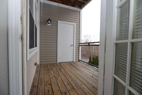 Comfortable Apartment with Pool Gym & other Amenities #2306 in Woburn, USA