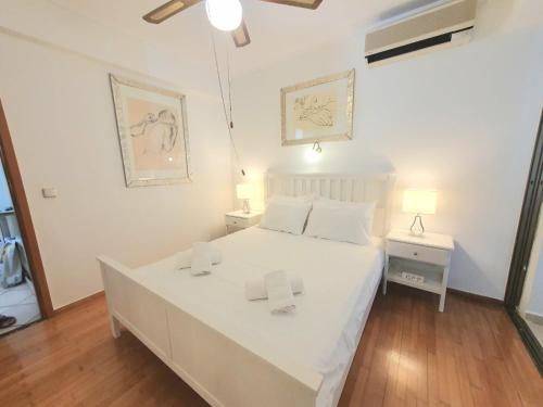 Kavouri Seaside 85sqm Apartment 5' from the beach, Athens