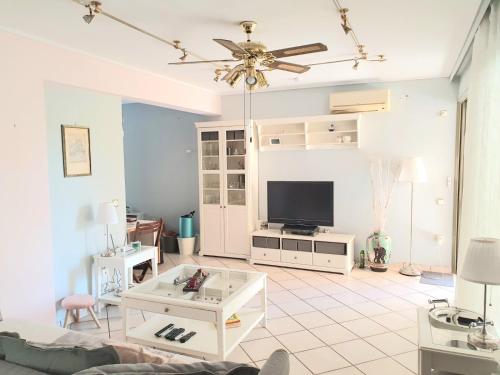 Kavouri Seaside 85sqm Apartment 5' from the beach 3