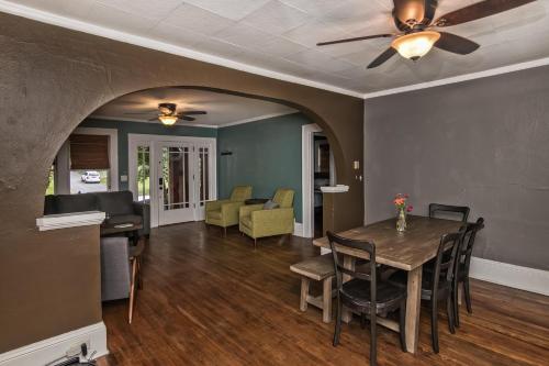 Charming historic home near downtown Hendersonville home in Hendersonville, USA