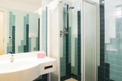 阿杜亚丽晶娜萨巴康体美容酒店