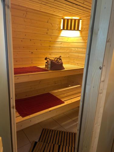 Haus mit Sauna am Waldrand - Nähe Brombachsee Altmühlsee (Haus mit Sauna am Waldrand - Nahe Brombachsee Altmuhlsee) in Windsbach