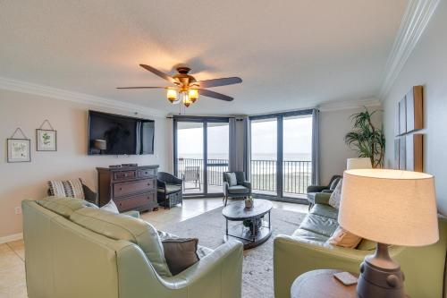 Pool on the Beach Airy Orange Beach Condo!, Orange Beach