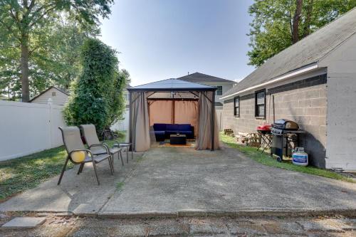 8 Mi to MetLife Stadium Pet-Friendly Home with Yard in 提內克