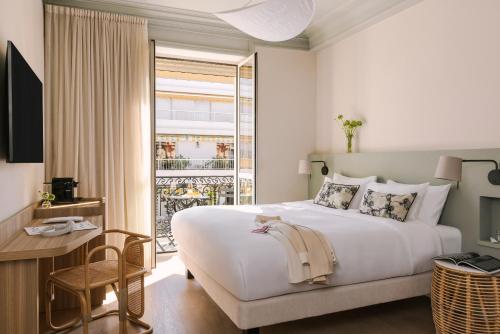 Queen Room with Balcony