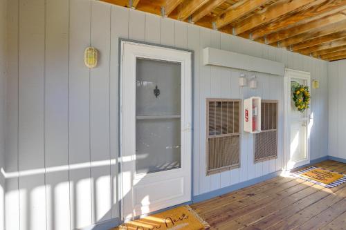 Huron Condo on Lake Erie with Balcony and Seating! in Huron (OH)